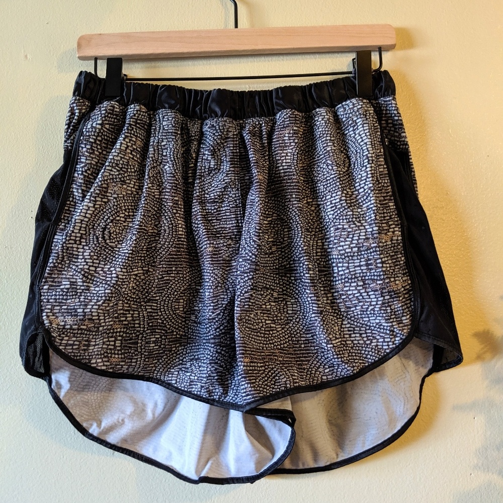 LULU LEMON shorts